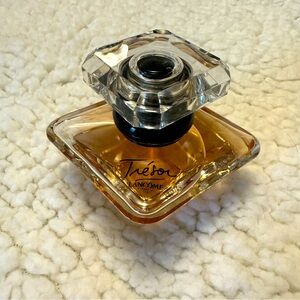 Lancome Tresor Eau De Parfum Spray 1 oz for Women